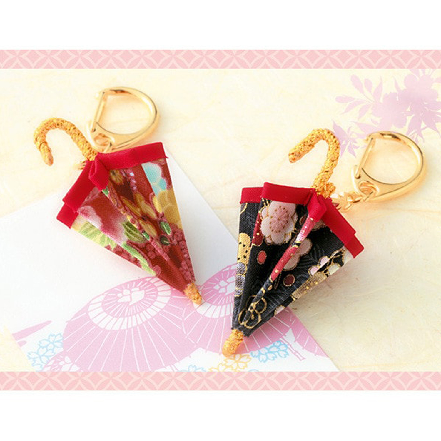 【お取り寄せ・返品不可】LH-104 縫わずに作る和のミニ傘キーホルダー 赤×黒 (袋)