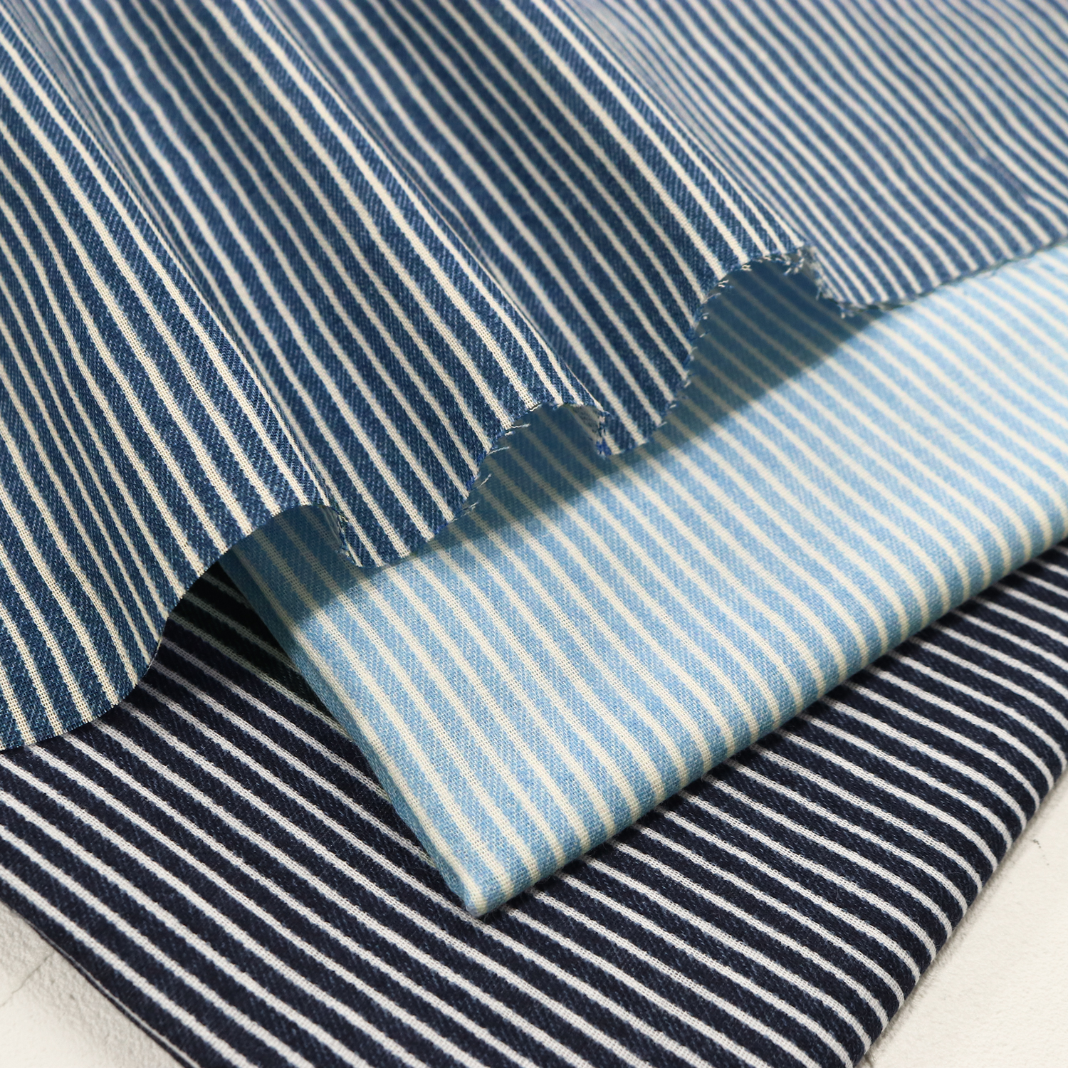 ■AP25501R-2 ヒッコリーデニム風Wガーゼ 原反約12m (巻)