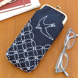 [Limited Quantity/ Special Price] OLY-SK308 Sashiko Kit  Clasp Pouch Swallow & Shippo Pattern (Set)