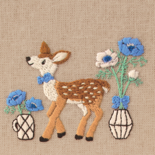 DMC-JPT114 DMC Chicchi 「動物と季節の植物が彩る12か月」刺繍キット 小鹿さんのアネモネ・マーケット (個)