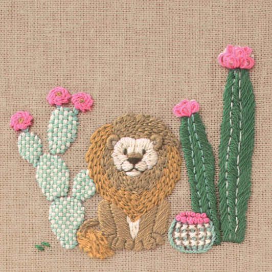DMC-JPT119 DMC Chicchi 「動物と季節の植物が彩る12か月」刺繍キット サバンナで暮らすサボテンとライオンさん (個)