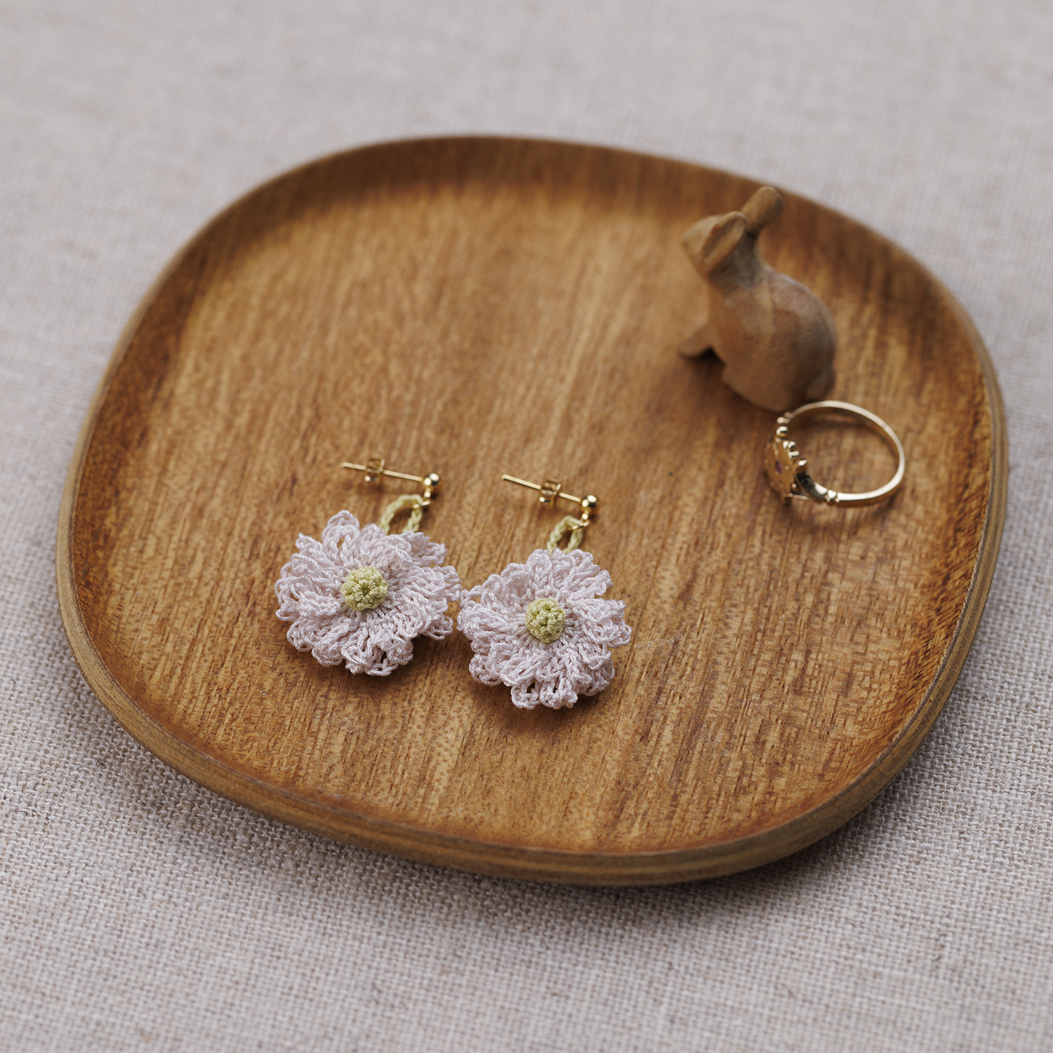 REC3194 Earrings with cherry blossoms. Earrings (pieces)