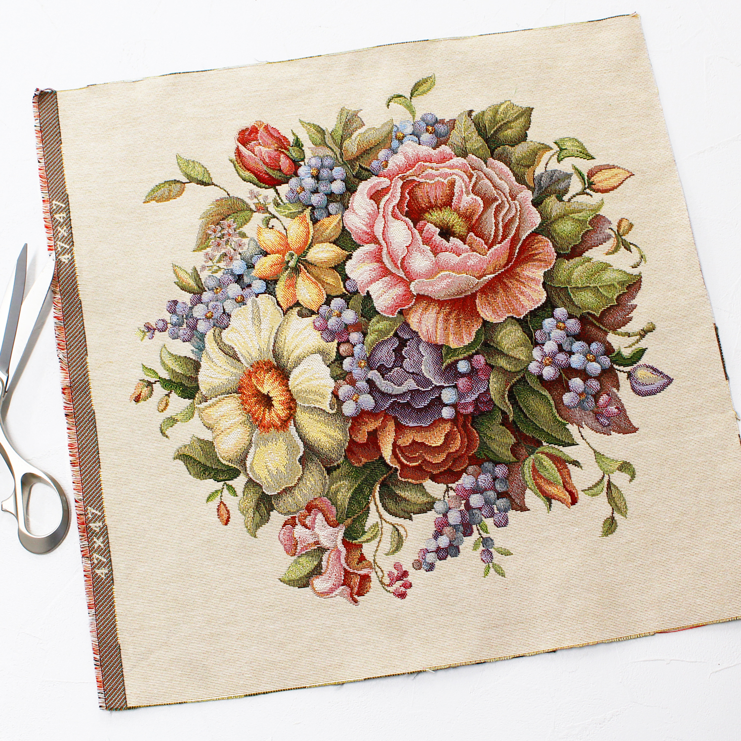 ■ARTI-KISS1345NA-3 GOBELIN Panel Fabric from Europe width approx,47x47cm same design 3 sheet set (set)