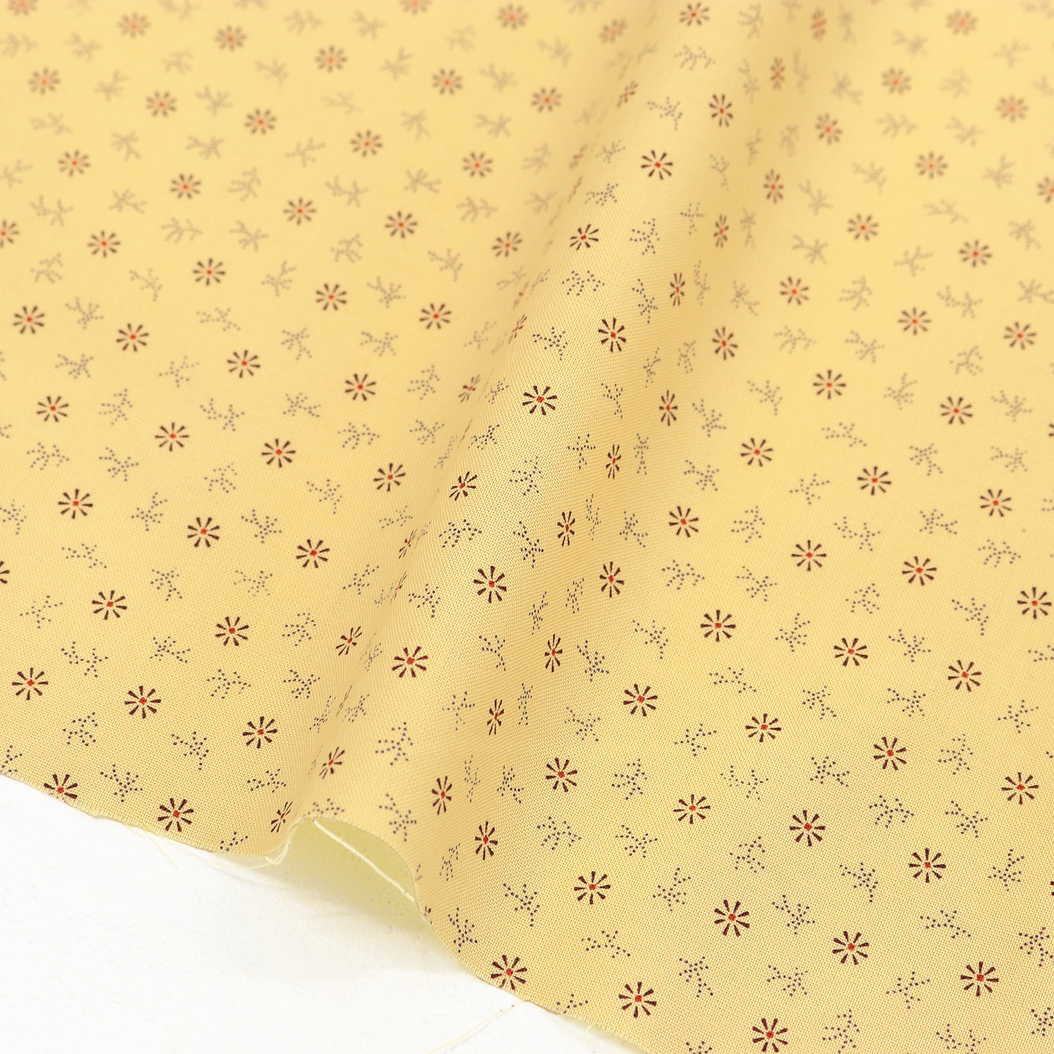 USA2607-757 Beige ground, small flower pattern, USA print, USA cotton sheeting, width approx. 110cm, 1m unit (m)USAプリント　USAコットン　シーチング