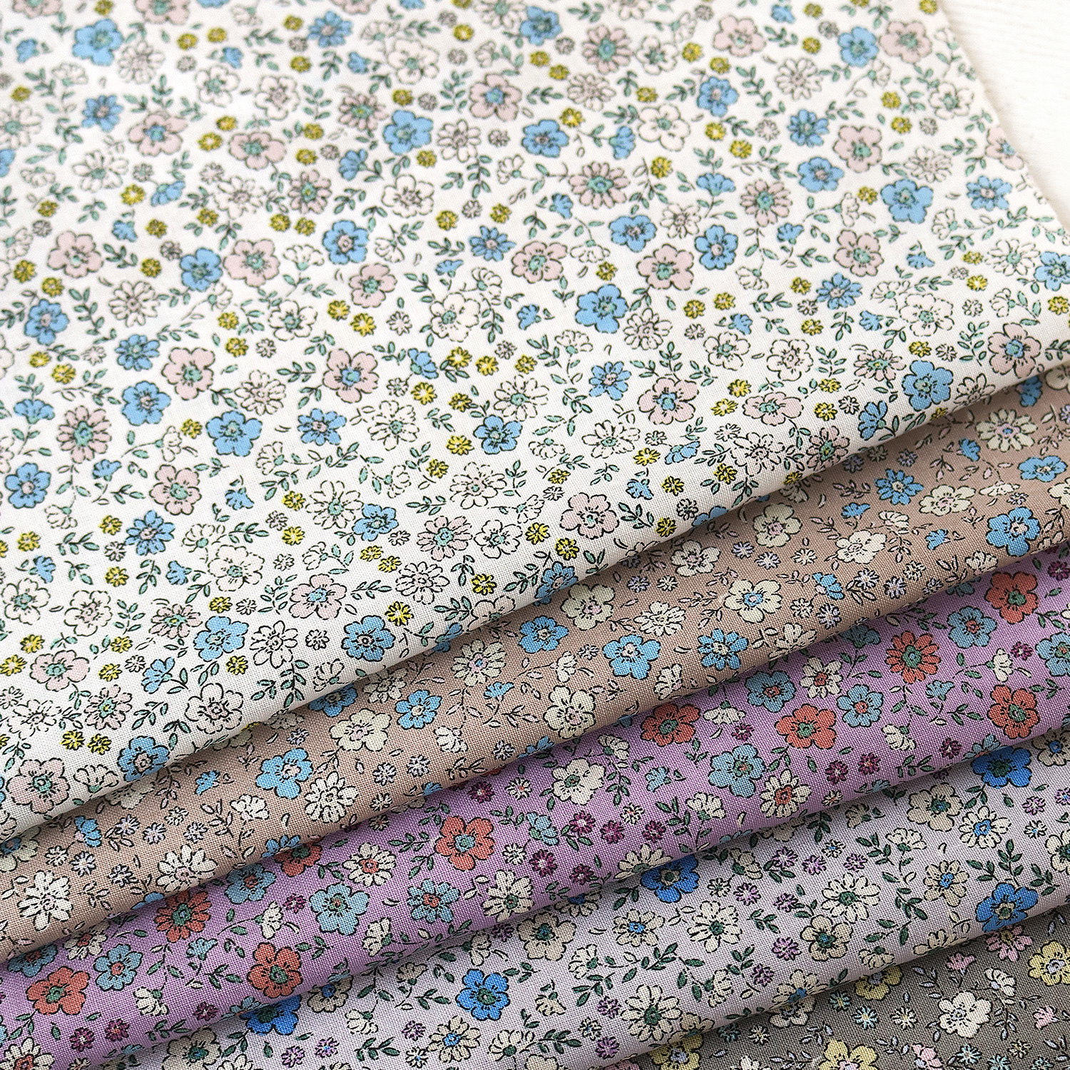 IBK99226-1 Petit Blossom -プチブロッサム- シーチング 巾約110cm 1m単位 (m)
