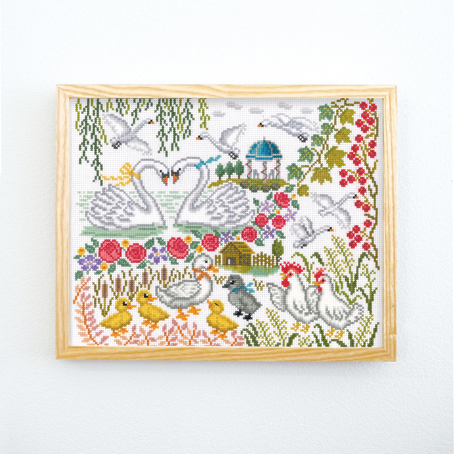 OLY-K7595 Olimpass Embroidery Kit Ugly Duckling (Set)
