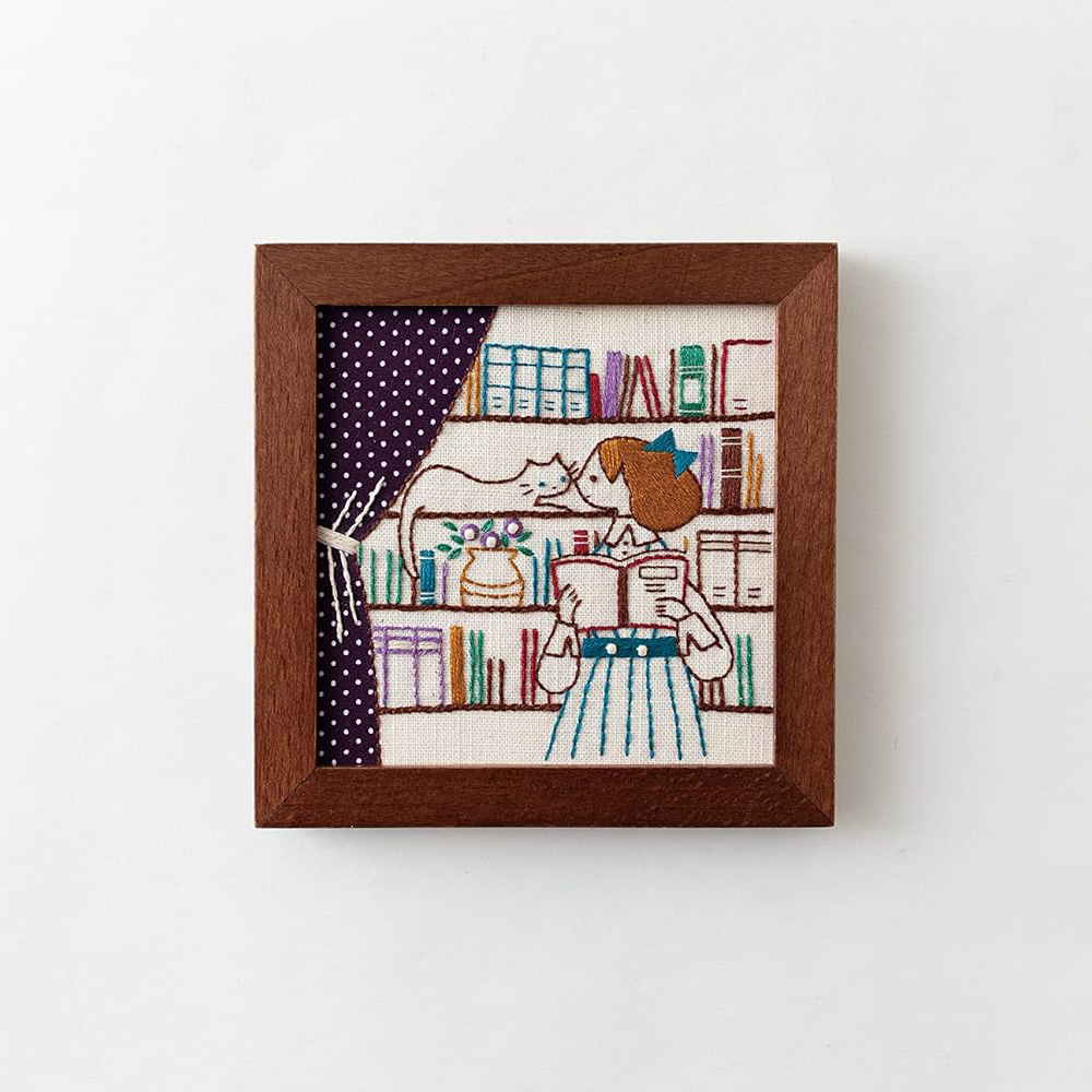 CSK542104 LECIEN [Lucian] Cosmo Embroidery Kit Everyday Life of Cats BOOKSHELE (Pieces)