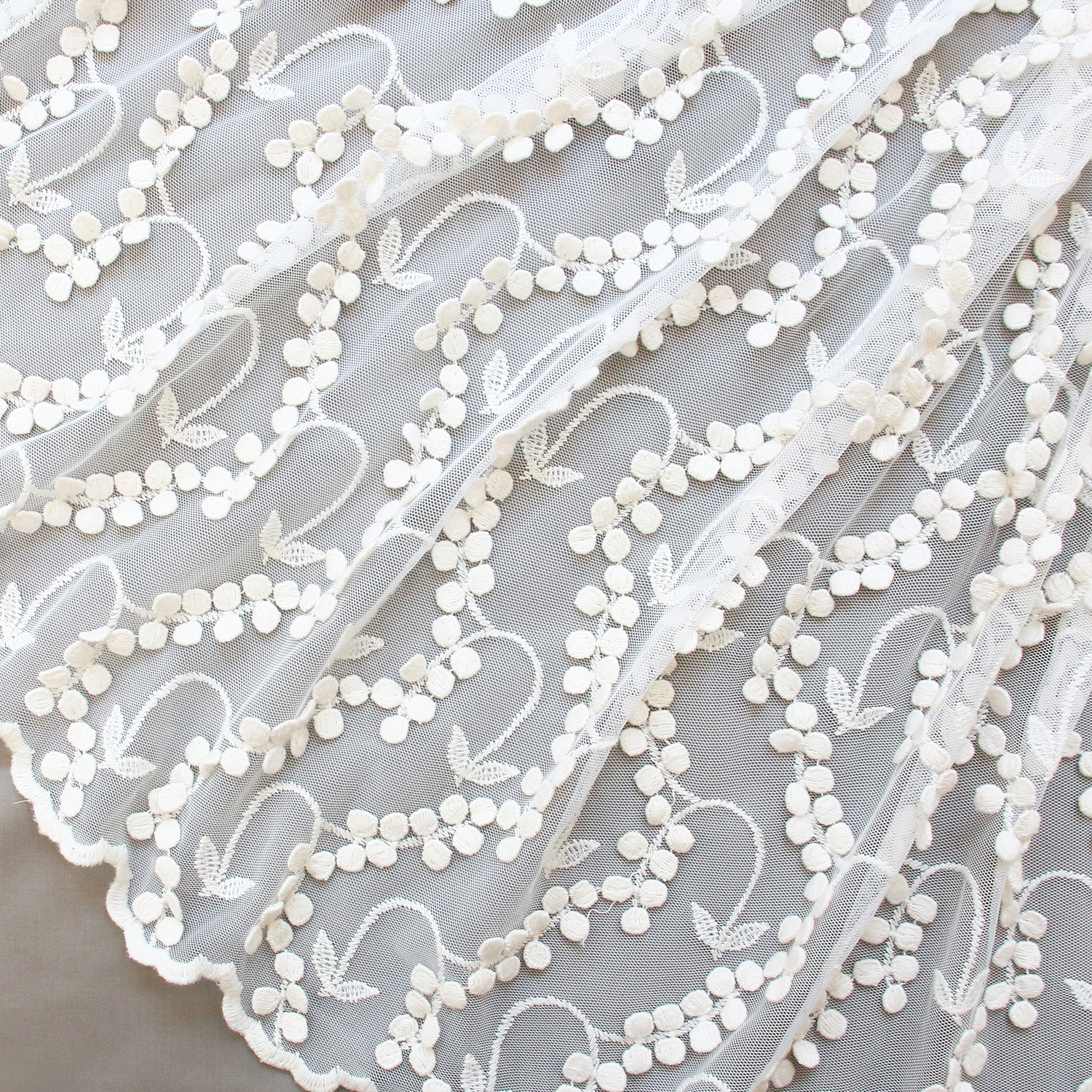 Z006106-50CM Embroidered tulle Tulle fabric 50cm/unit (pieces)