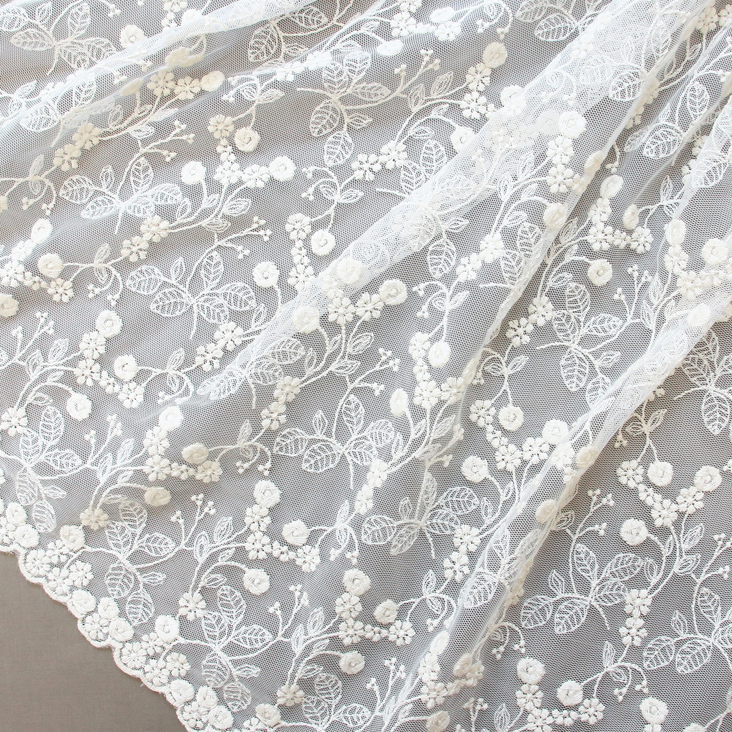 Z006107-50CM Embroidered tulle Tulle fabric 50cm/unit (pieces)