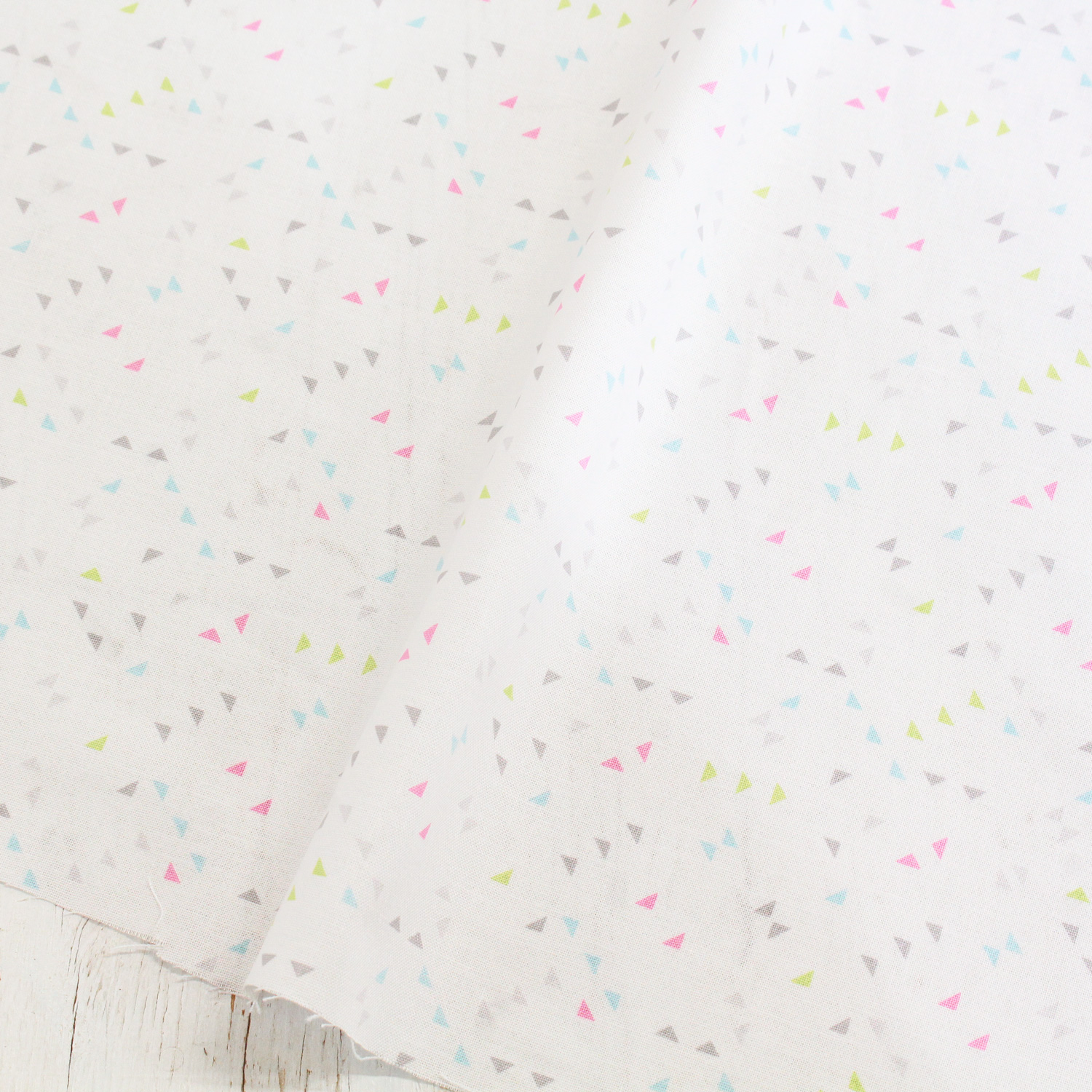 [0910 New Pattern] FSP-760 White Triangle Free Sprit USA Print 1m/unit (m)
