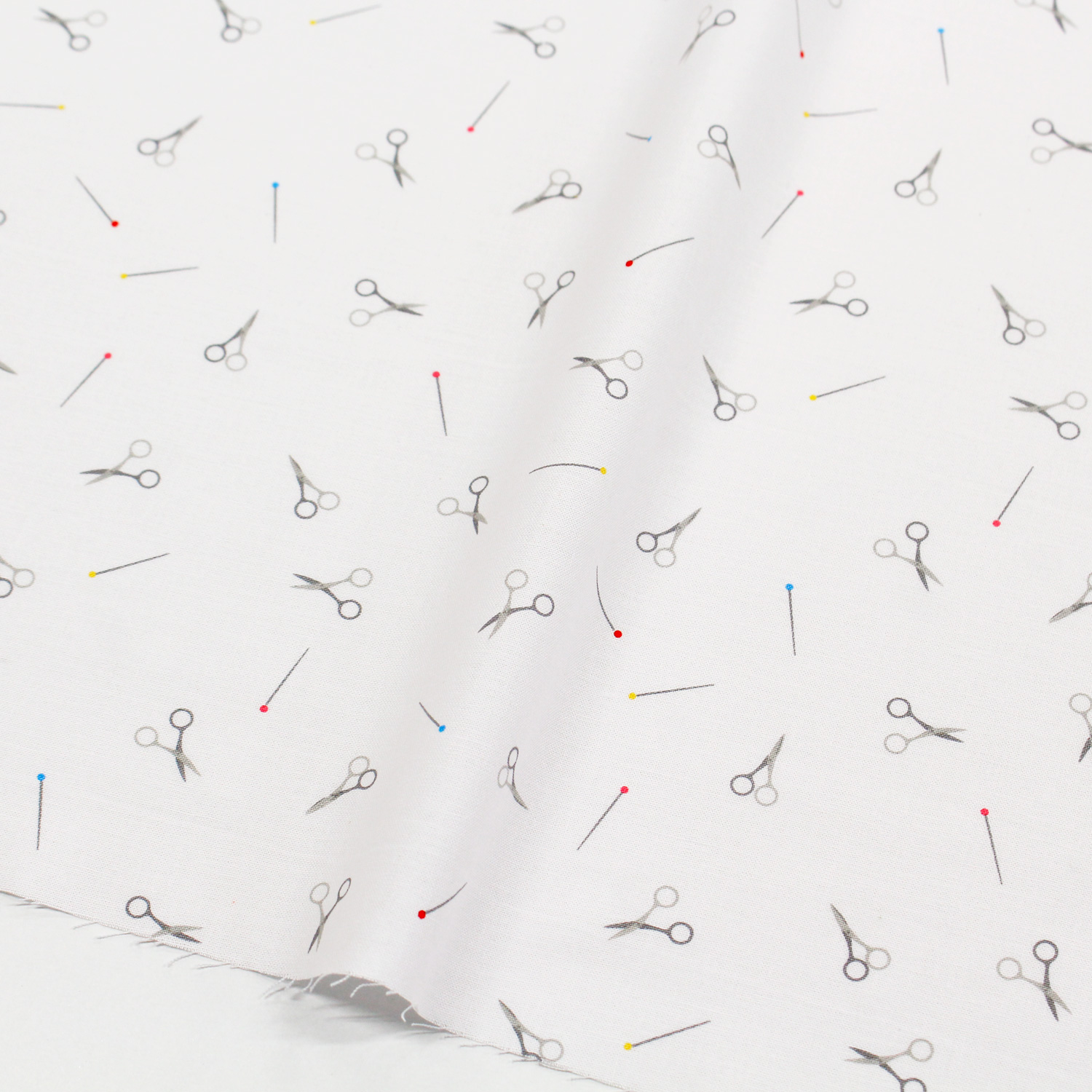 Limited quantity] STUDIO-19 Free Sprit White background Scissors and pins for patchwork USA print sheeting 1m/unit (m)