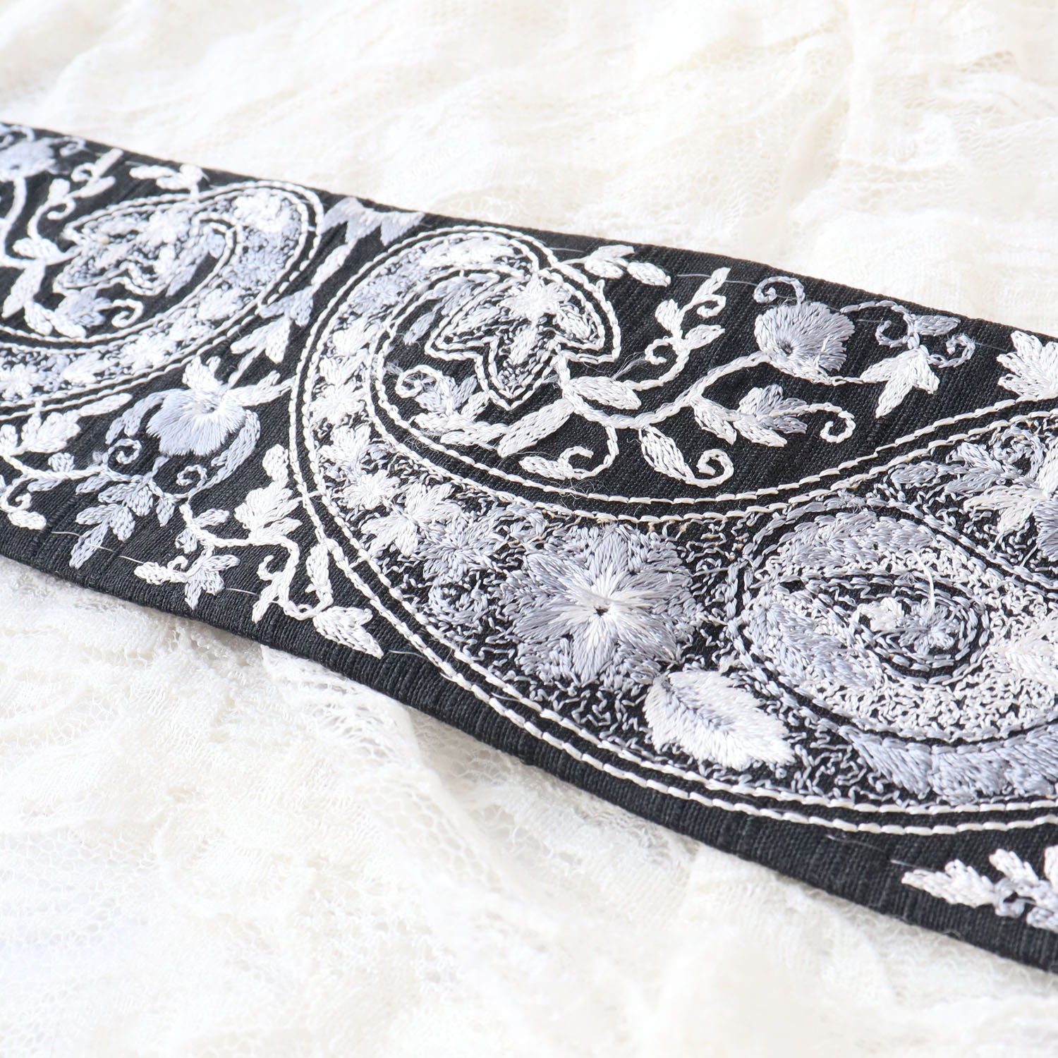 インド刺繍リボン ブラック 花柄 9メートル