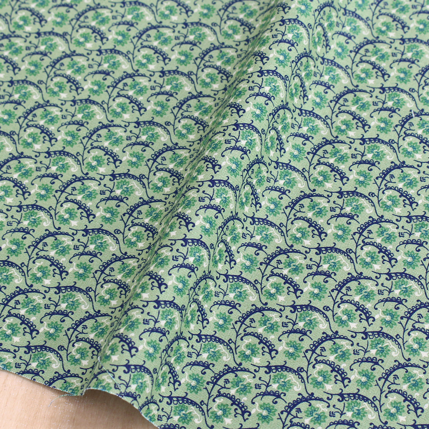 FSP-746 USA Cotton Fabric FreeSpirit Width 110cm 1m/unit (m)