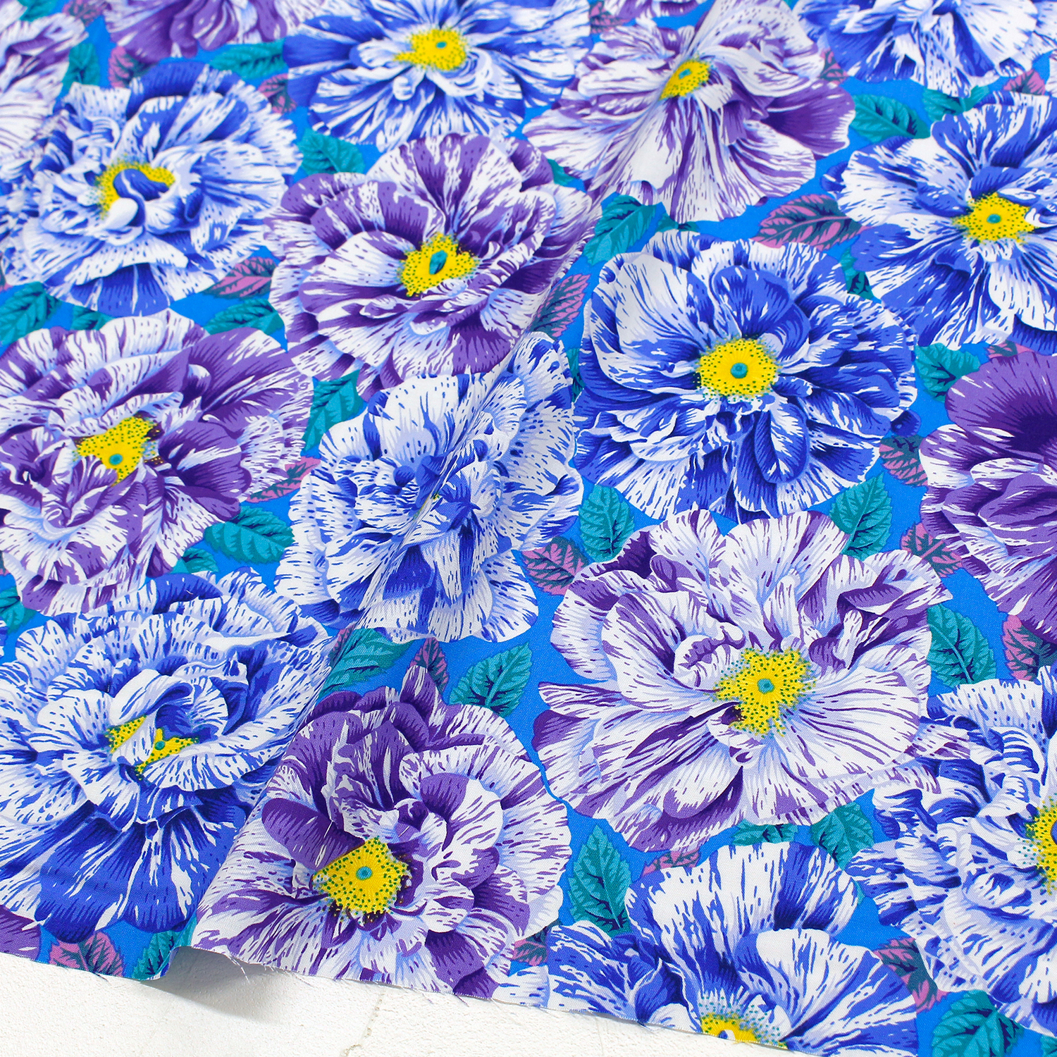 【0127新柄】FSP-914 咲き誇る花 ブルー系 FreeSpirit フリースピリット Kaffe Fassett -ケイフ・ファセット- USAプリント m単位 (m)