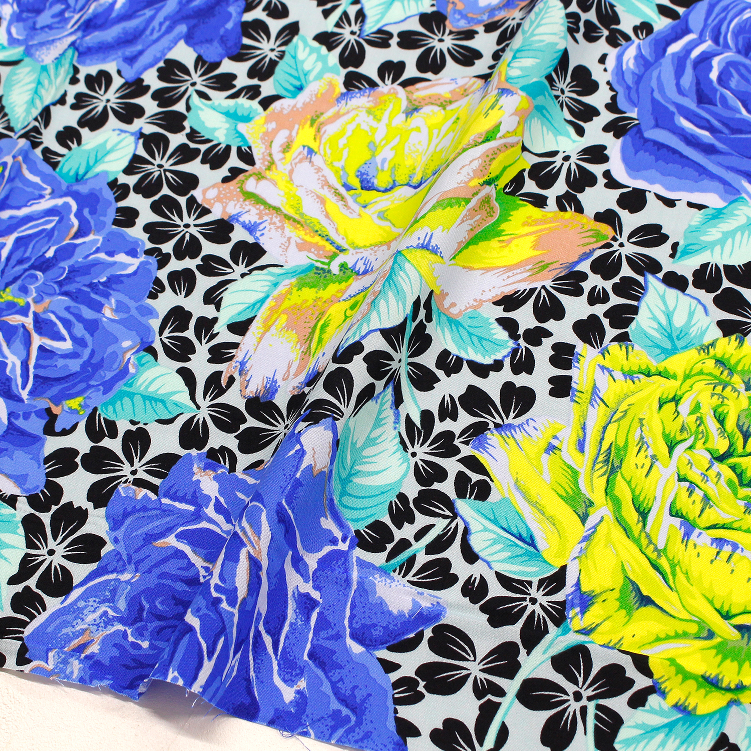 【0127新柄】FSP-918 ローズブルーム ブルーのお花 FreeSpirit フリースピリット Kaffe Fassett -ケイフ・ファセット- USAプリント m単位 (m)