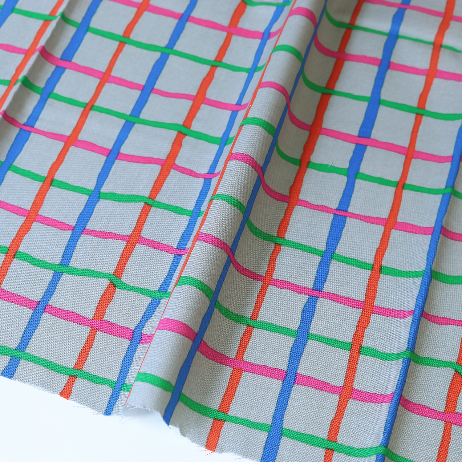 【第二弾】【2608新柄】FSP-962 グレー地 オレンジ 格子柄 USAプリント Kaffe Fassett ケイフ・ファセット FreeSpirit フリースピリット 1m単位 (m)