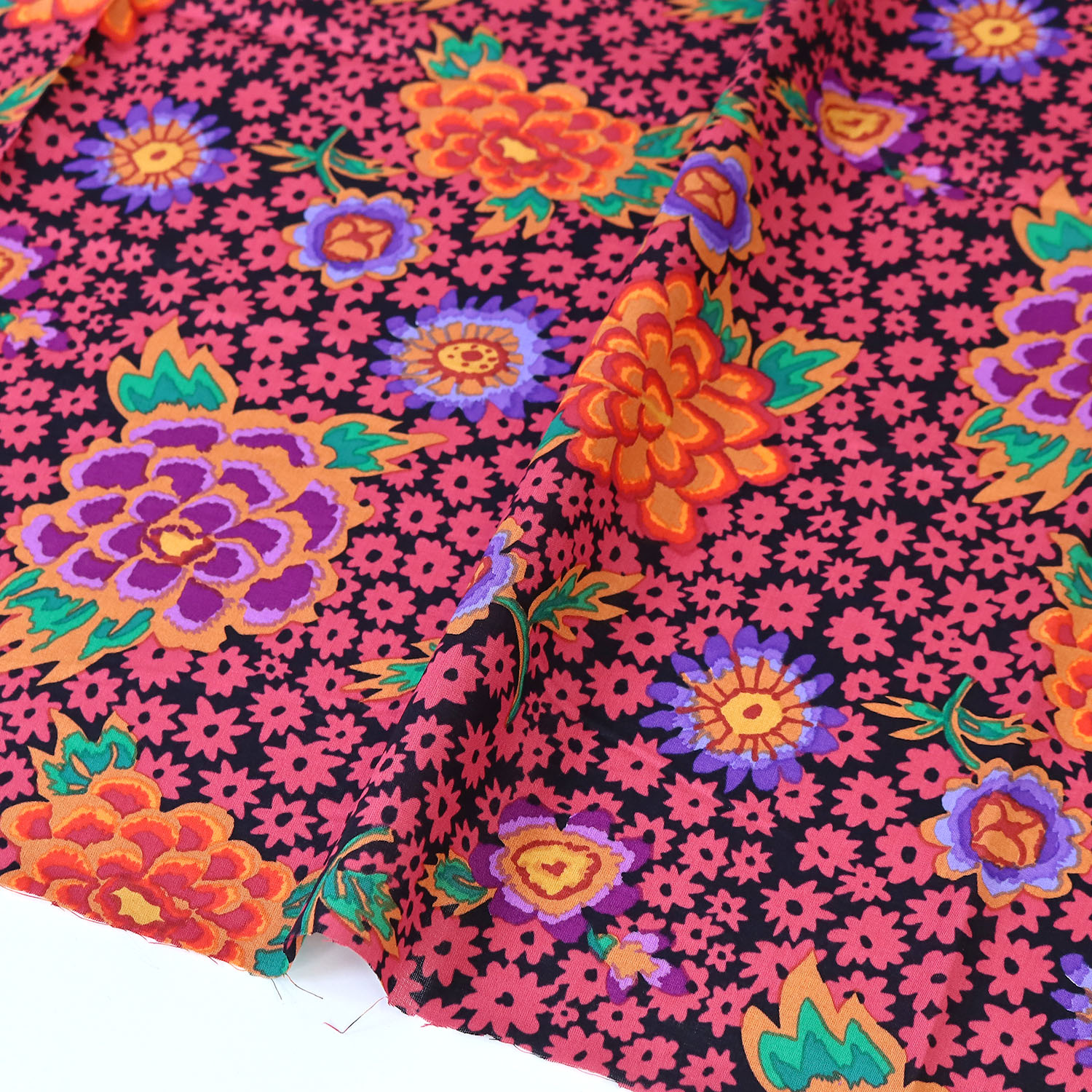 【第二弾】【2608新柄】FSP-982 黒地 ピンク 花柄 ローン生地 USAプリント Kaffe Fassett ケイフ・ファセット FreeSpirit フリースピリット 1m単位 (m)